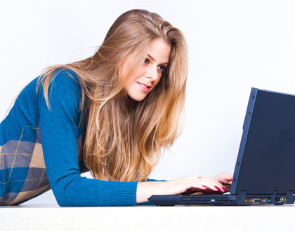diamonddog girl-on-laptop-420x330 An Advertorial is Perfect for Growing Your Business  